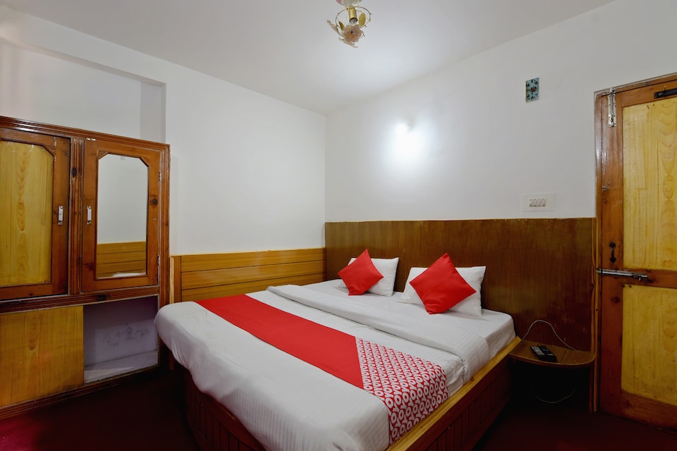 OYO 42119 Hotel Kunal, Hadimba Temple Road, Manali