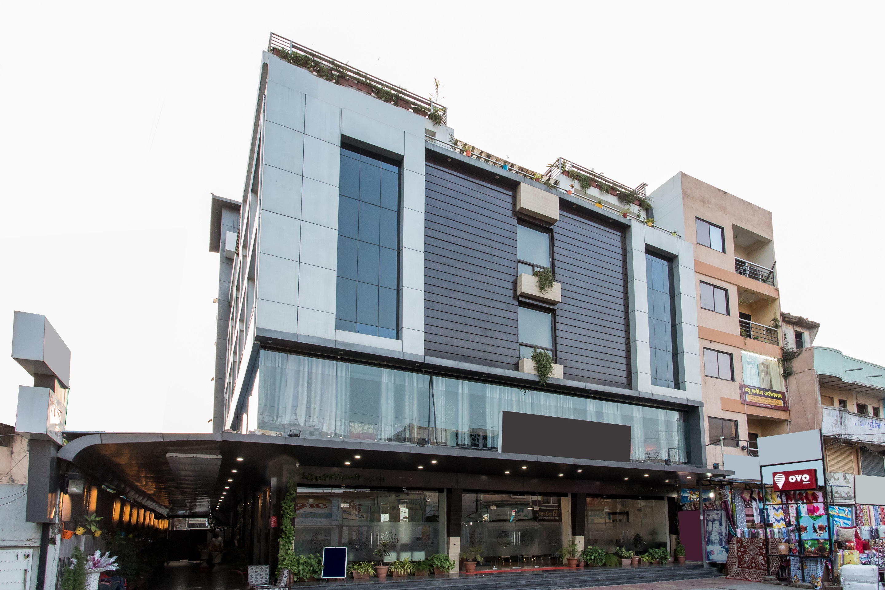 OYO 3892 Hotel Divya Palace