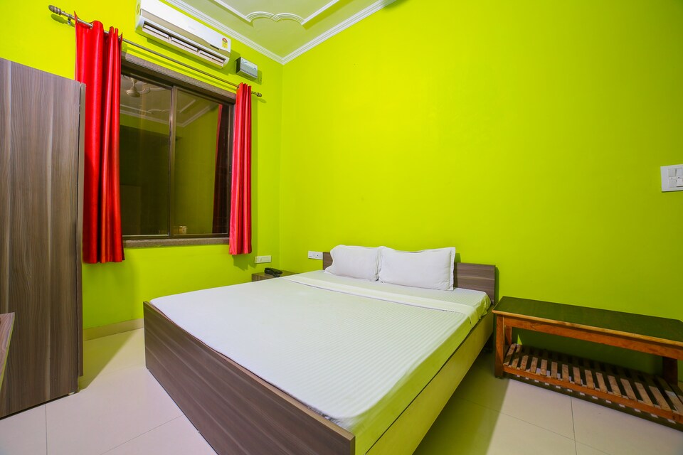 SPOT ON 42125 Hotel Raghu Palace, Reengus, Reengus