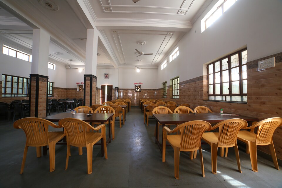SMART 42210 Ganpati Hotel & Restaurant, Sikar, Sikar