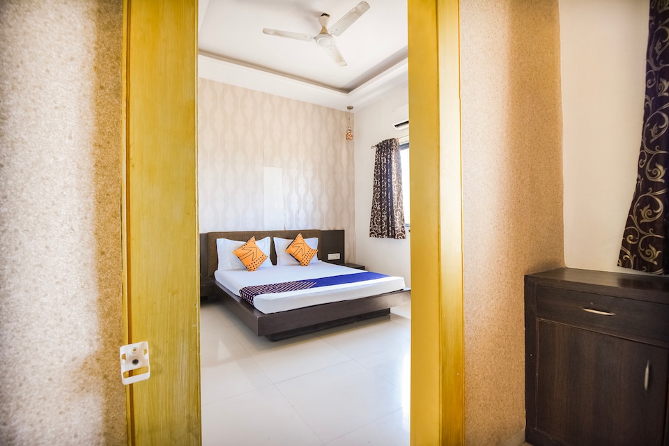 OYO 42238 Hotel Le Serene, Shirdi, Shirdi