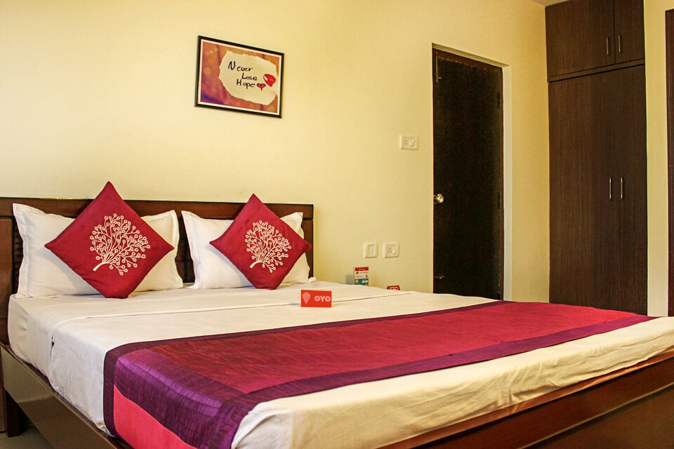 OYO Rooms 081 Indiranagar Domlur Bus Stop, Majestic Bangalore, Bangalore