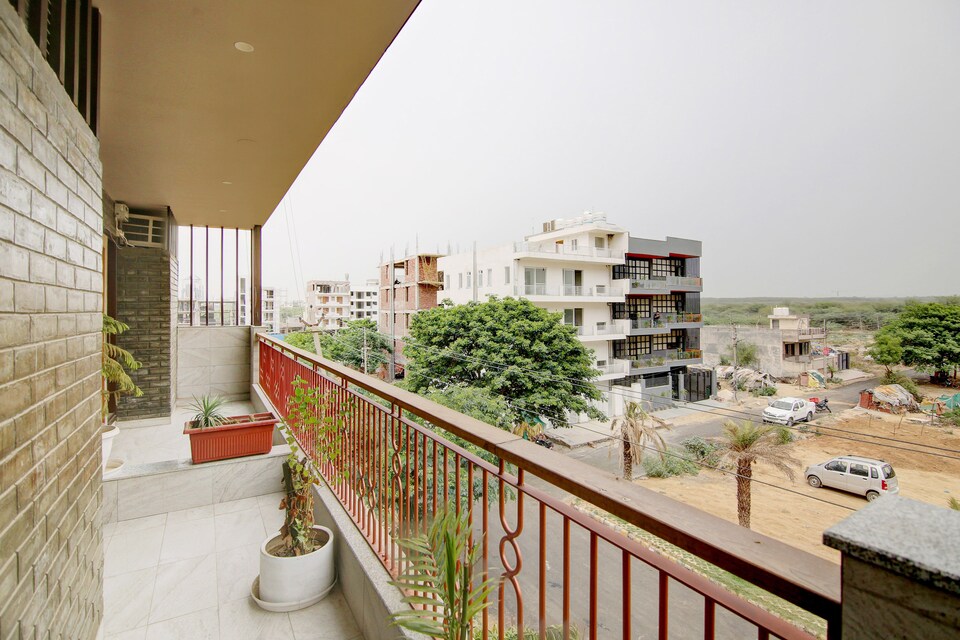 LIVE AS GRG2090, Golf Course Road, Gurgaon