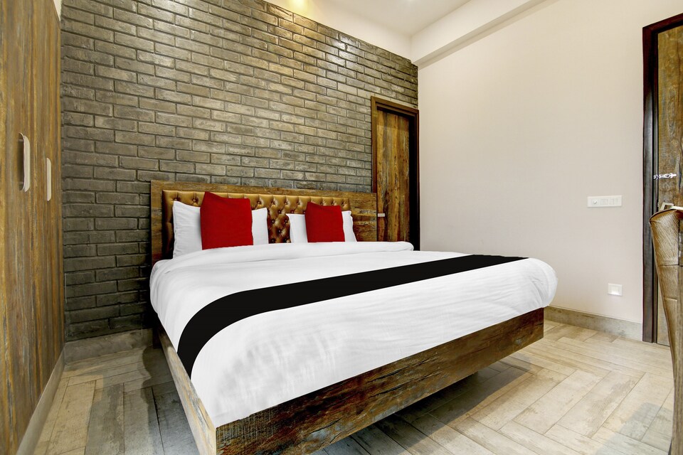 LIVE AS GRG2090, Golf Course Road, Gurgaon