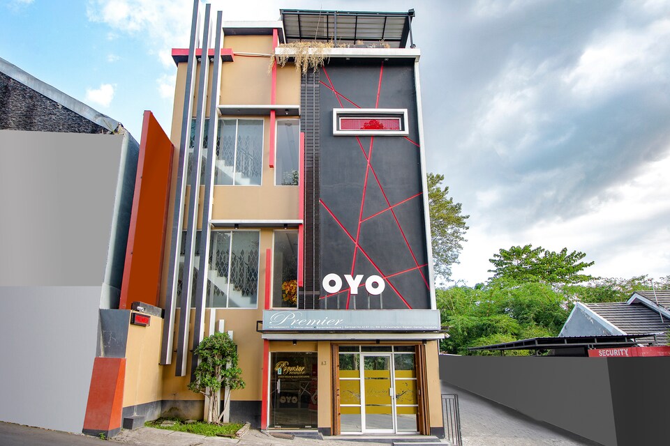 OYO 1057 Premier Guest House, Maguwoharjo, Yogyakarta