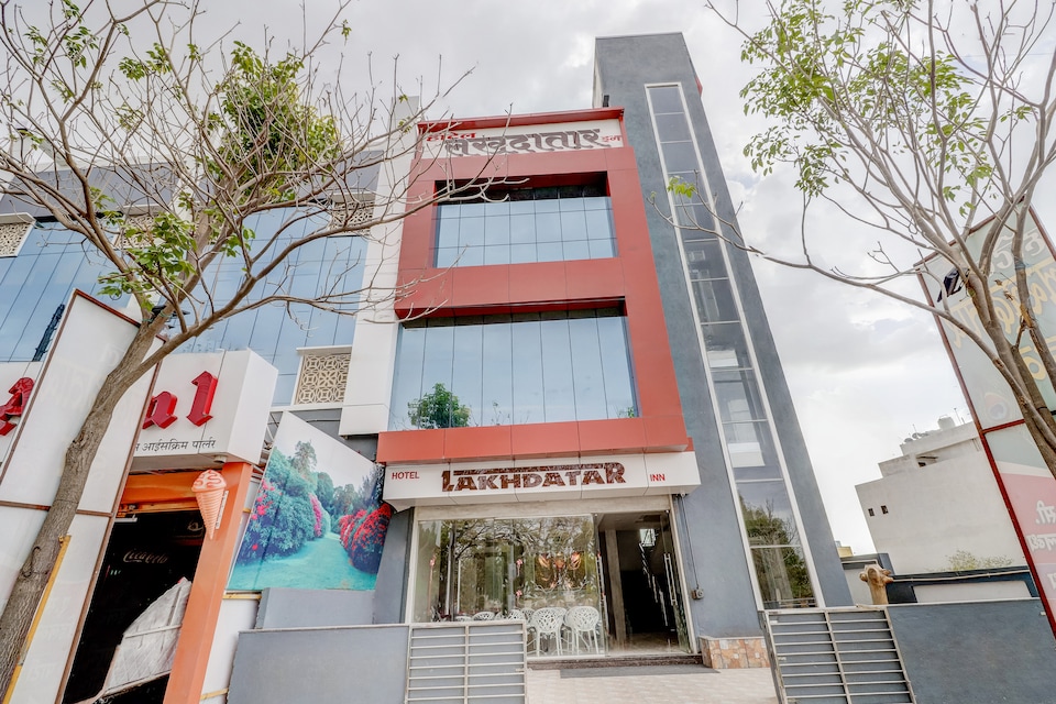 OYO 42254 Hotel Lakhdatar, Shegaon, Shegaon