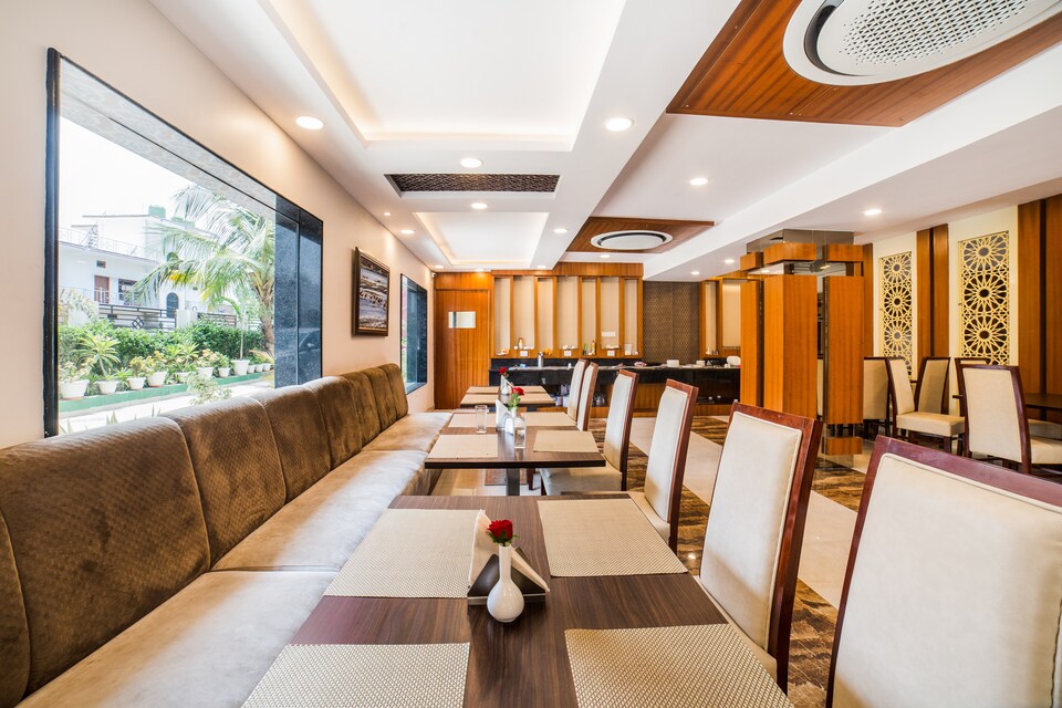 Capital O 42259 Hotel Vinayak Grand, Akbarpur, Akbarpur