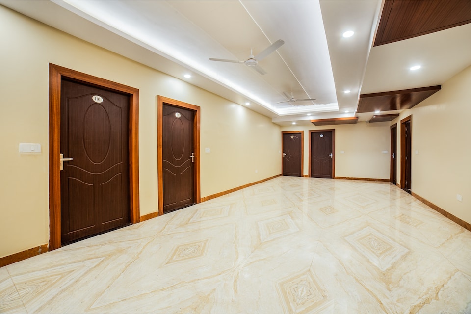 Capital O 42259 Hotel Vinayak Grand, Akbarpur, Akbarpur