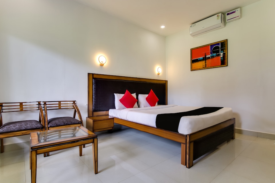 Capital O 42359 Maison Ocean Beach Resort, Ashwen Arambol Goa, Goa