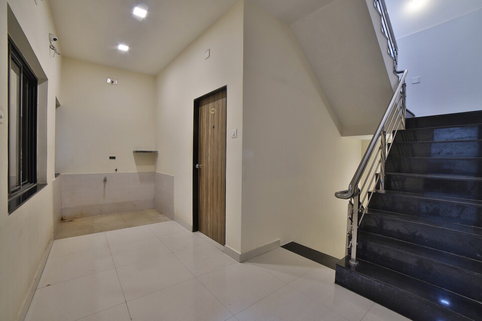 OYO 42360 Hotel Radhe Krishna, Dwarka, Dwarka