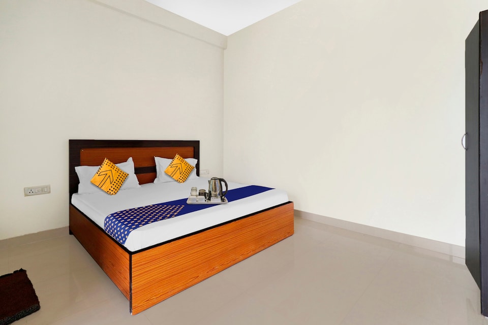 SPOT ON 42401 DIVINE FARM, Aligarh, Aligarh