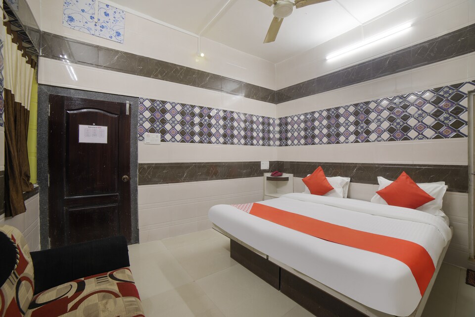 OYO 42403 Hotel Rajmahel, Old Railway Station Jamnagar, Jamnagar