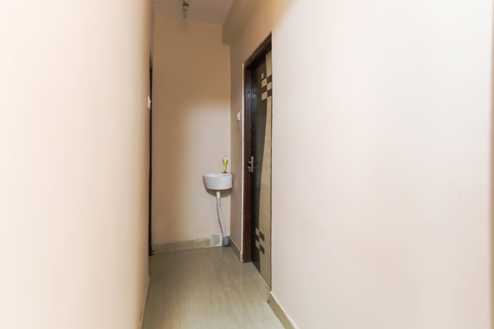 SPOT ON 42506 Hotel Anmol Palace, Mahakal Temple 2, Ujjain