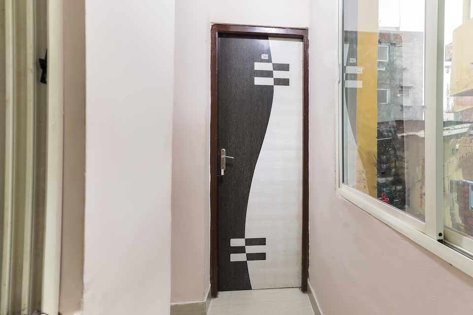 SPOT ON 42506 Hotel Anmol Palace, Mahakal Temple 2, Ujjain