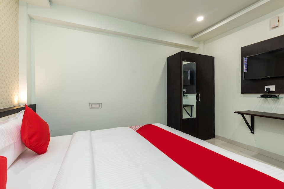 CAPITAL O 42608 Hotel A5, radission square, Indore