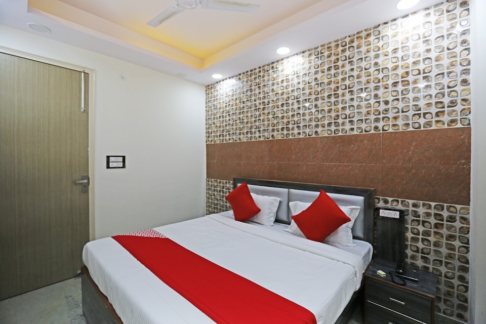 OYO 42515 Ayaan Guest House, Anand Vihar Delhi, Delhi