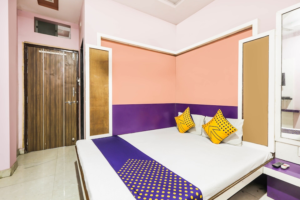 SPOT ON 42525 Hotel Silver Suite, Mahakal Temple 1, Ujjain