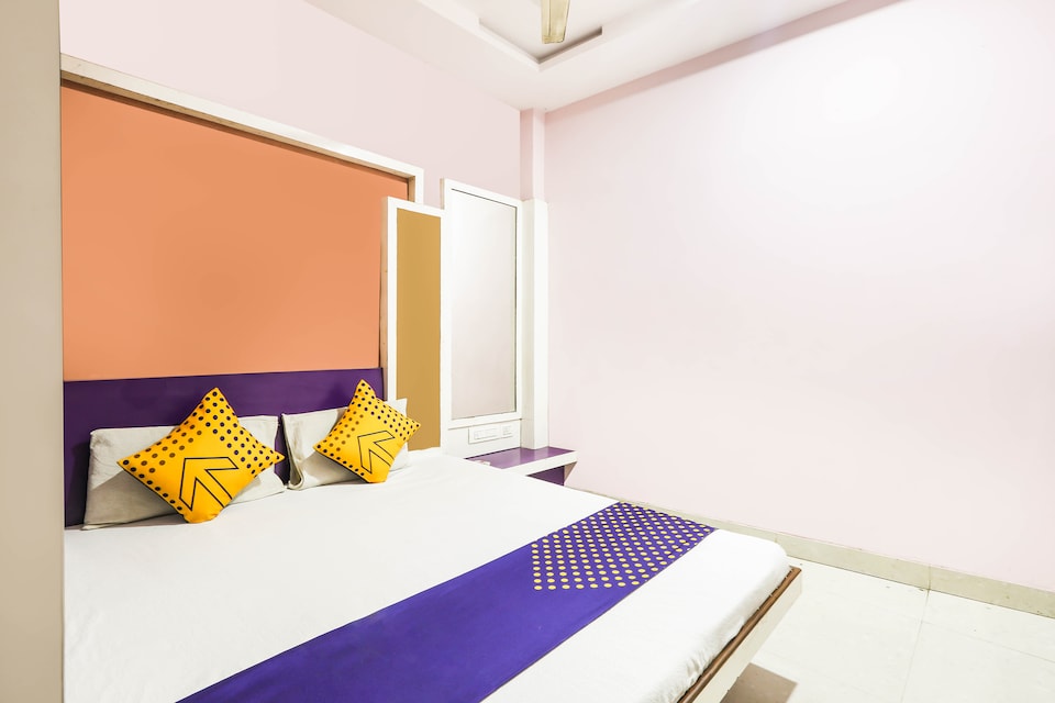 SPOT ON 42525 Hotel Silver Suite, Mahakal Temple 1, Ujjain