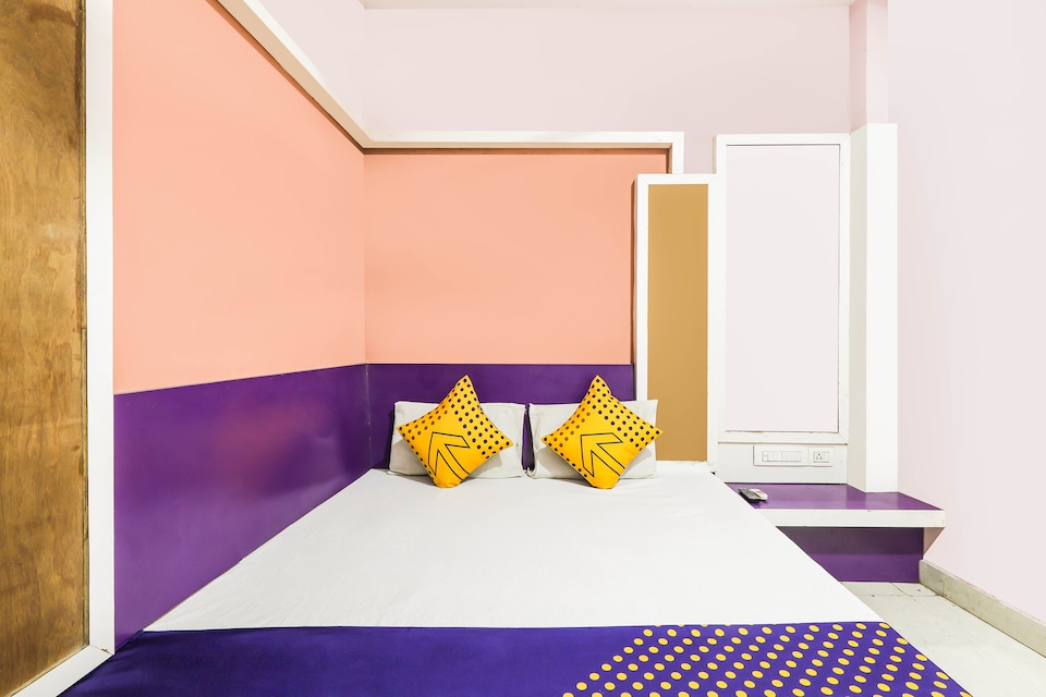 SPOT ON 42525 Hotel Silver Suite, Mahakal Temple 1, Ujjain