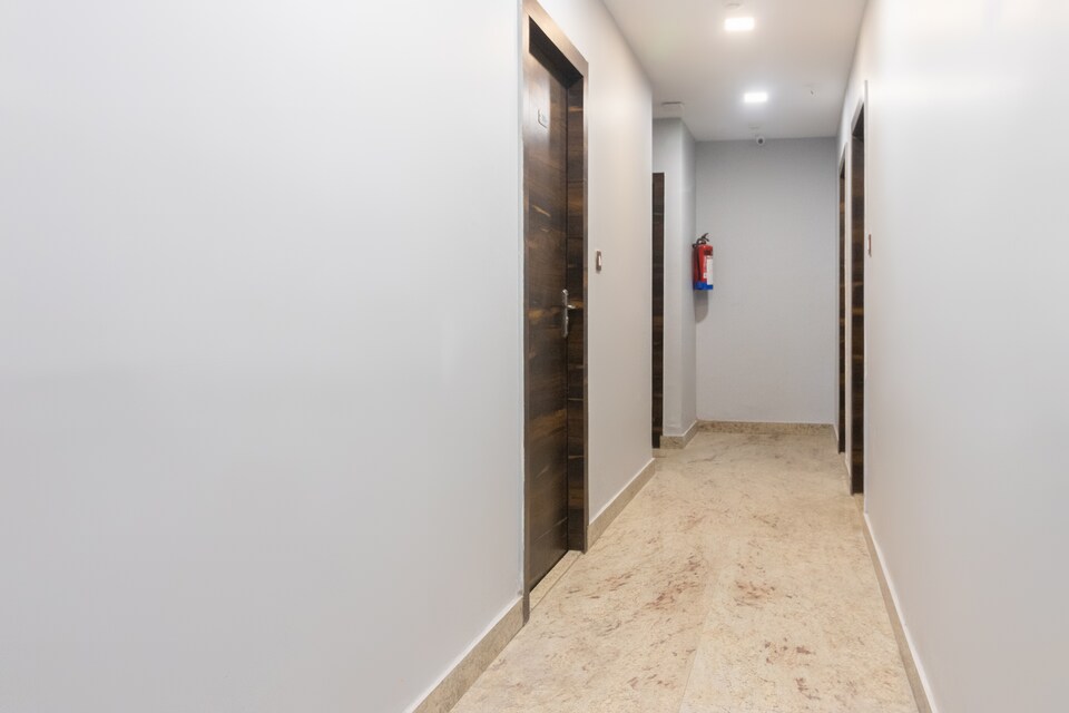 OYO SilverKey 42614 Mb International, Park Circus Kolkata, Kolkata