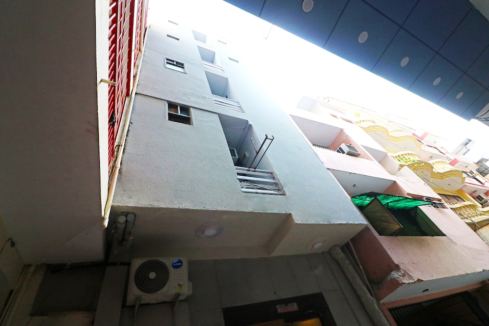 Hotel O Admiral Suites, Airport Delhi, Delhi Transit