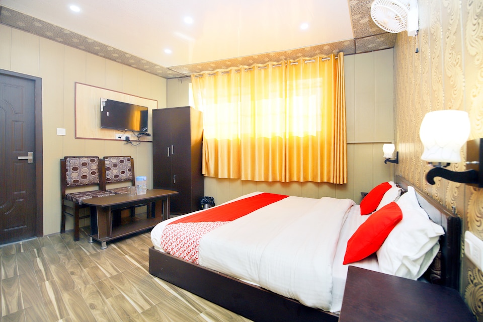 live on MUS442, Picture palace Mussoorie, Mussoorie