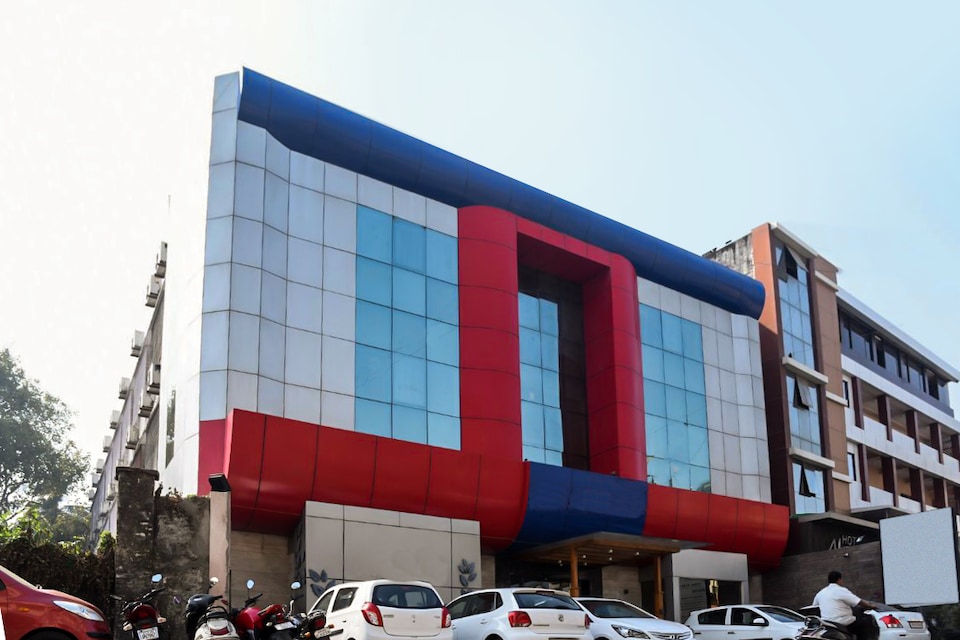 OYO 3909 Hotel The Emerald, Mashal Chowk Daman, Daman