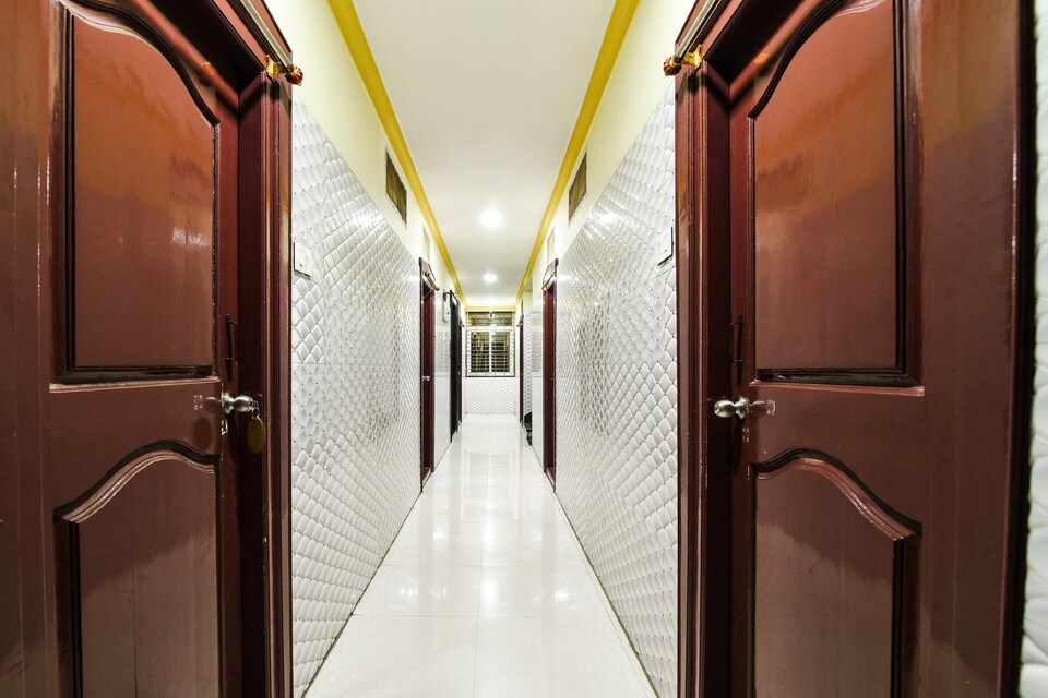 OYO 42637 Tenali Venkateswarulu Hotel , Guntur, Guntur