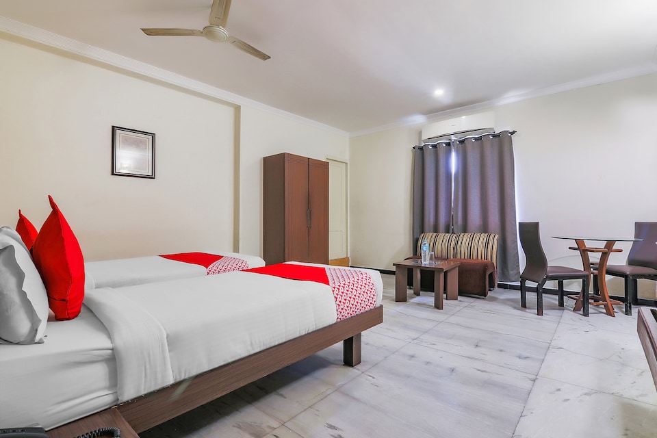 OYO 42638 Hotel Planet Grande, T Nagar Chennai, Chennai