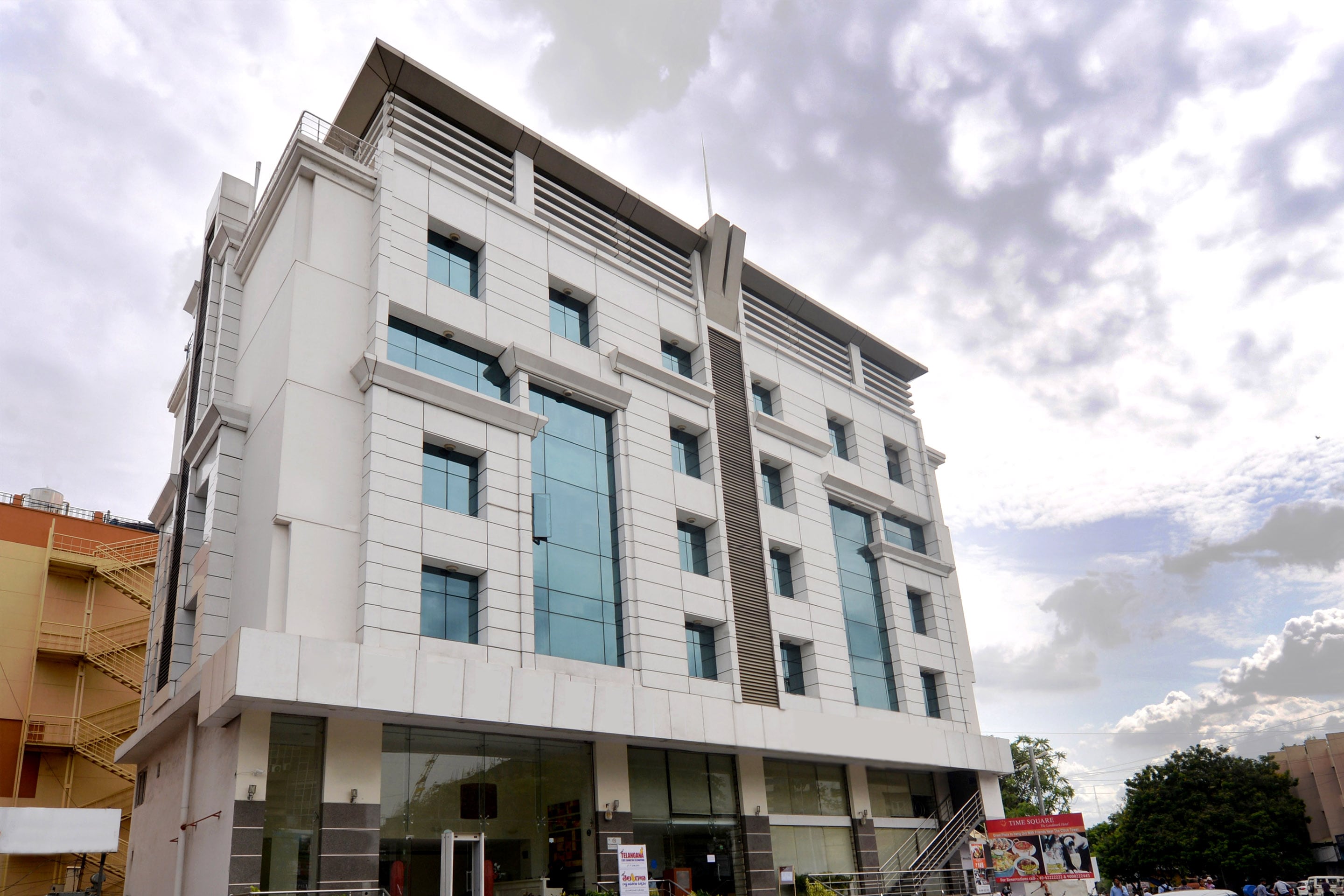 OYO 665 Hotel TIME Square, Premium Hyderabad, Book ₹2413 OYO