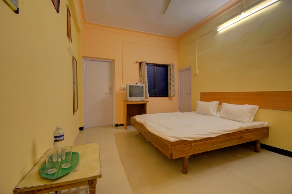 SPOT ON 42649 Hotel Rajyog, Satara, Satara