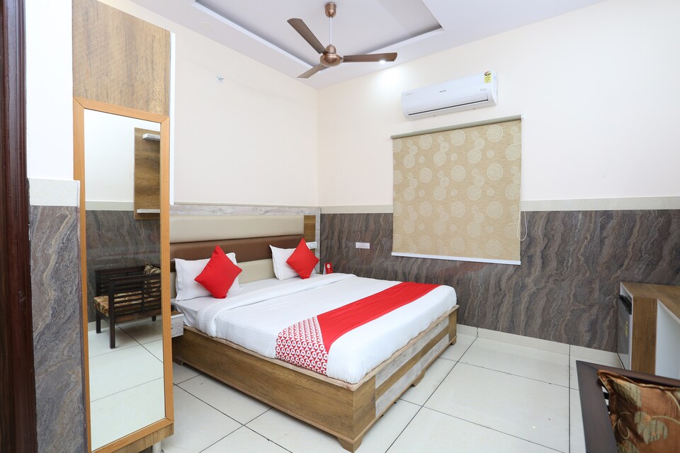 OYO 42684 Hotel Neeraj Palace, Chakrata Road Dehradun, Dehradun