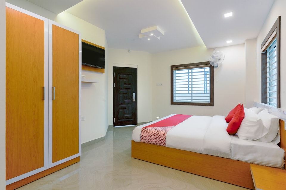 OYO 42688 Adora Hotel Fathima Palace, Malappuram Town, Malappuram
