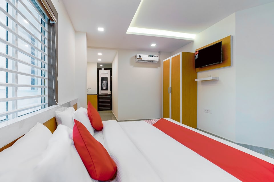 OYO 42688 Adora Hotel Fathima Palace, Malappuram Town, Malappuram