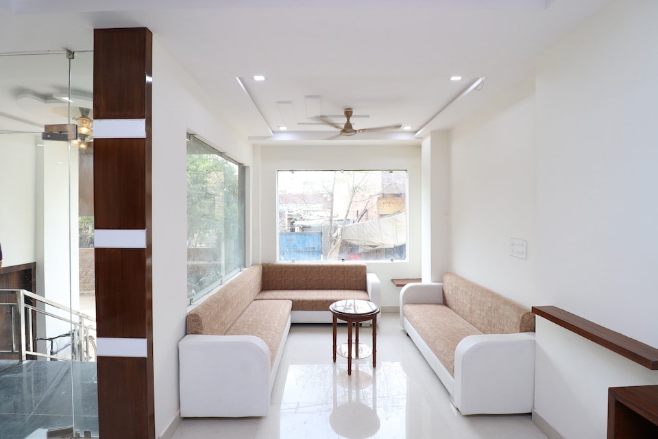 OYO 42691 Rhythm Residency, Fatehabad Road, Agra