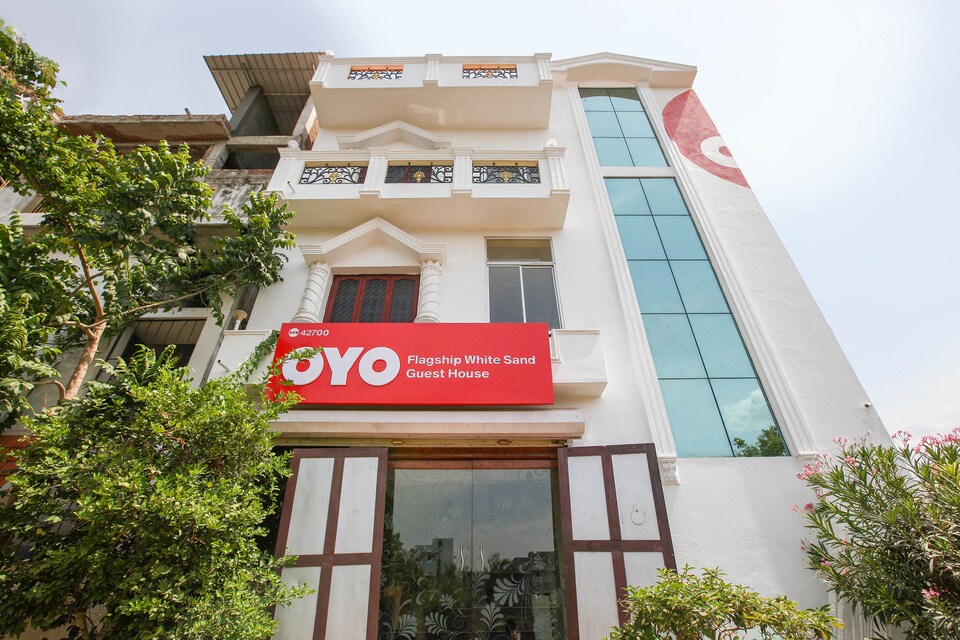 Flagship 42700 White Sand Guest House, Auroville City, Chennai