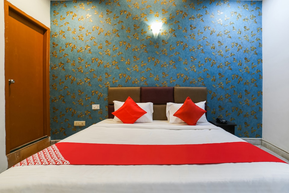  live on NOD2130, Noida City Metro, Noida