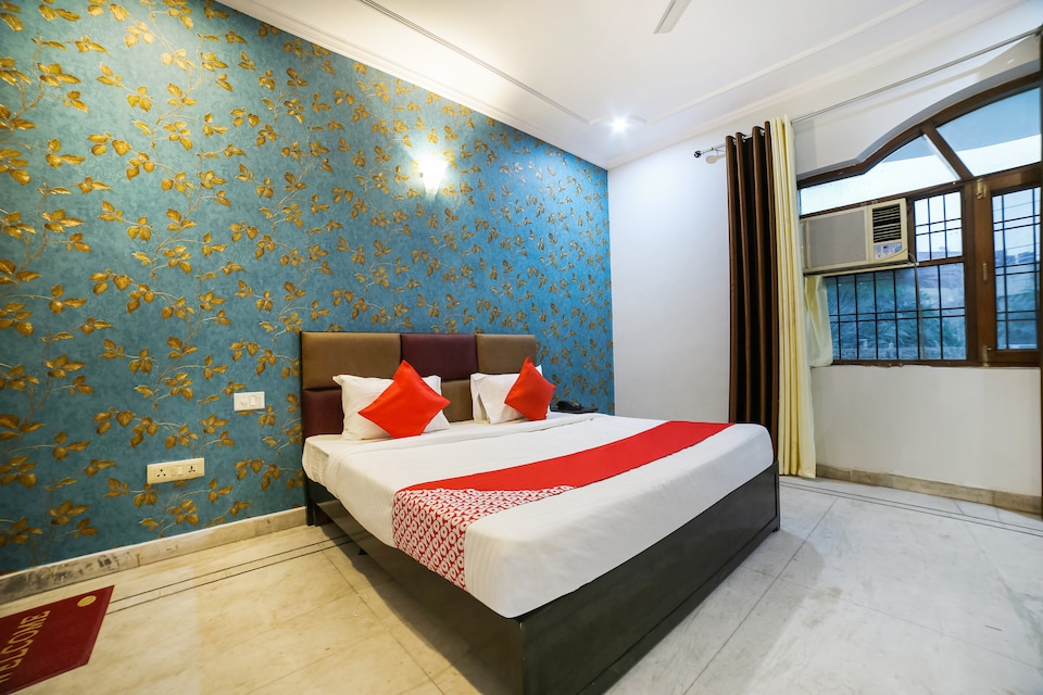  live on NOD2130, Noida City Metro, Noida