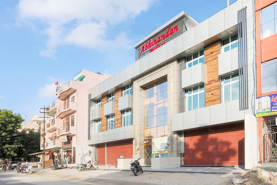Capital O 42705 Hotel Abhinandan Palace, Indirapuram Ghaziabad, Ghaziabad