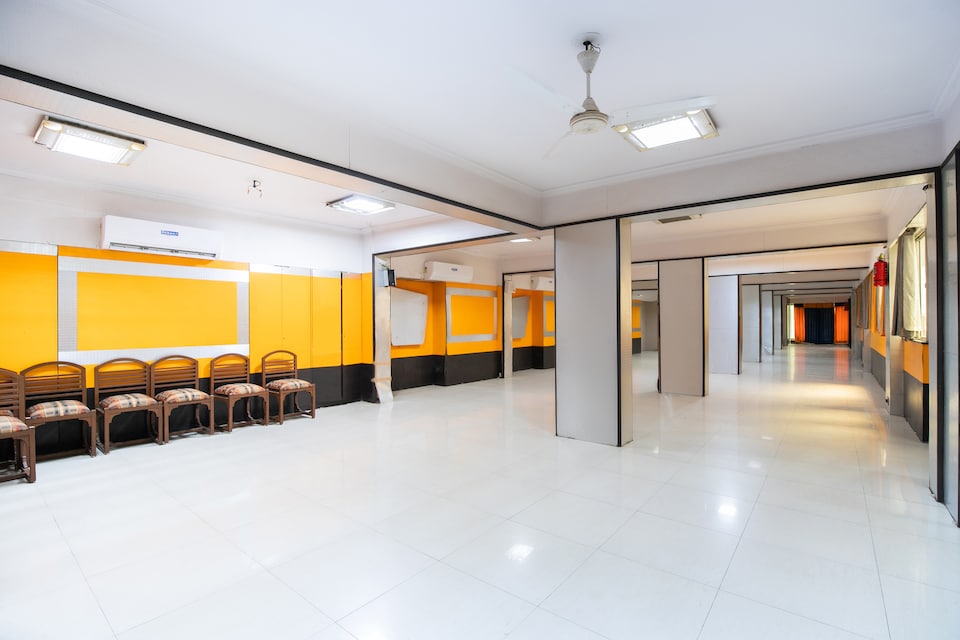 Duplicate of VAD325, Sayajigunj Vadodara, Vadodara