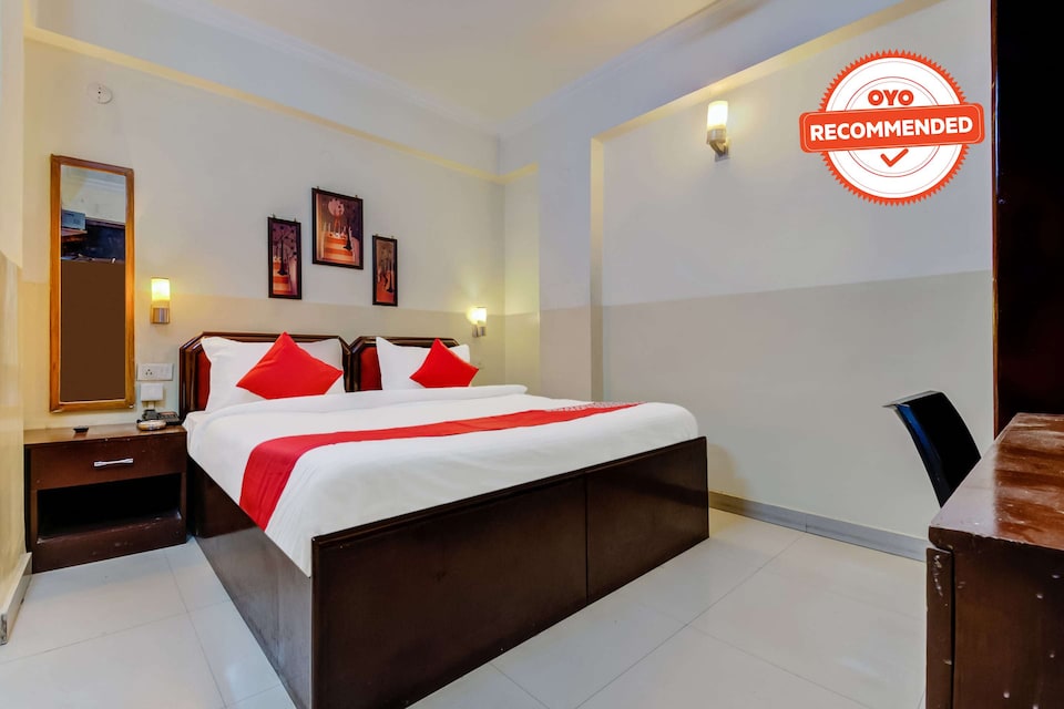 Flagship 42717 Hotel Fort Goriya Toli, Patna Station, पटना