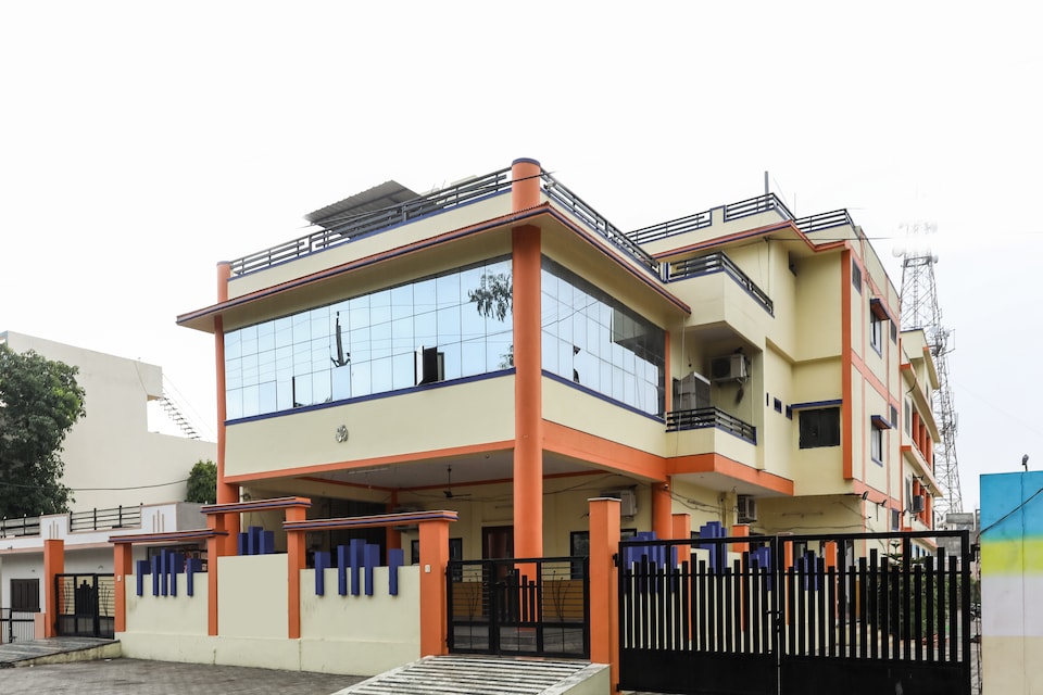 OYO 42736 Anand Mangal Parisar, Freeganj, Ujjain