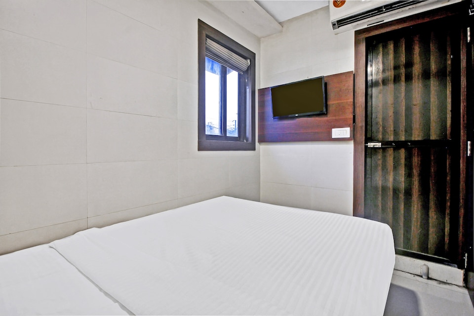 Hotel O Avenue Residency Sakinaka Metro Station, Mumbai International Airport, Mumbai