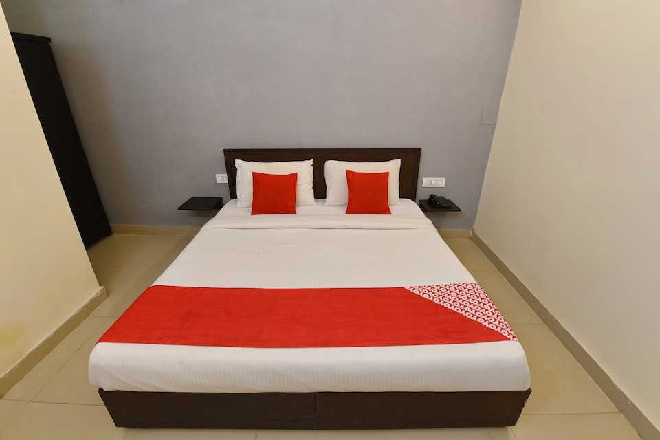 OYO Flagship 42752 Greenfield Colony, Faridabad, Faridabad