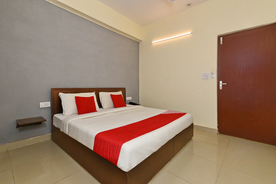 OYO Flagship 42752 Greenfield Colony, Faridabad, Faridabad
