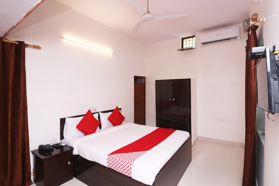 OYO 42755 Deep Inn, Saharanpur Road Dehradun, Dehradun