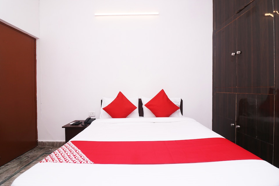 OYO 42755 Deep Inn, Saharanpur Road Dehradun, Dehradun