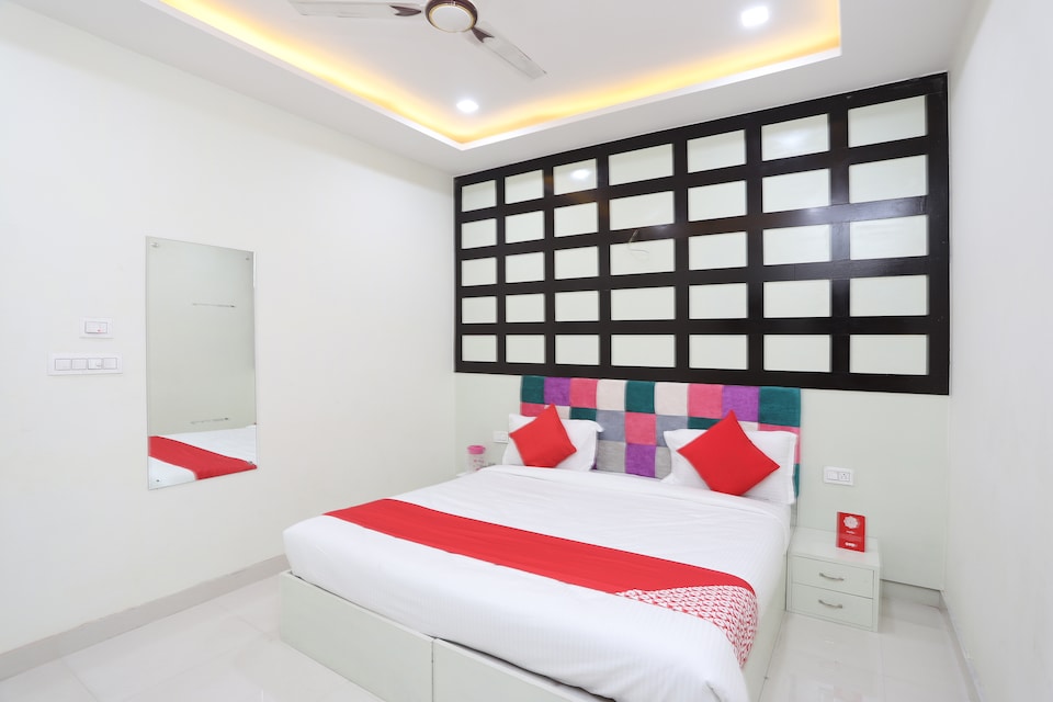 OYO 42766 Hotel Laxmi Inn, Har Ki Pauri Haridwar, Haridwar