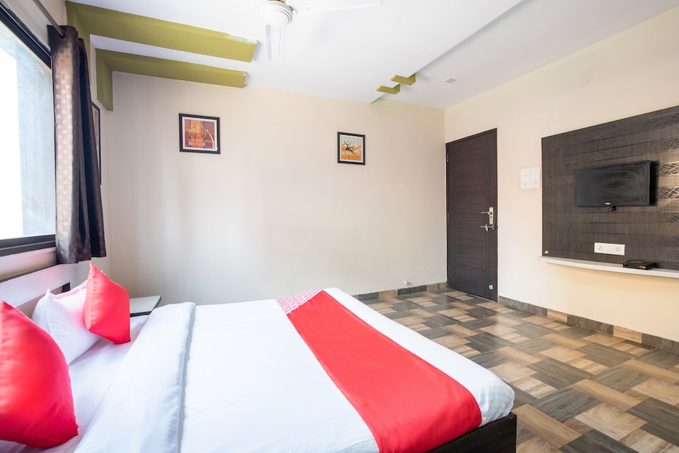 OYO 42774 Hotel Topaz, Ratlam, Ratlam