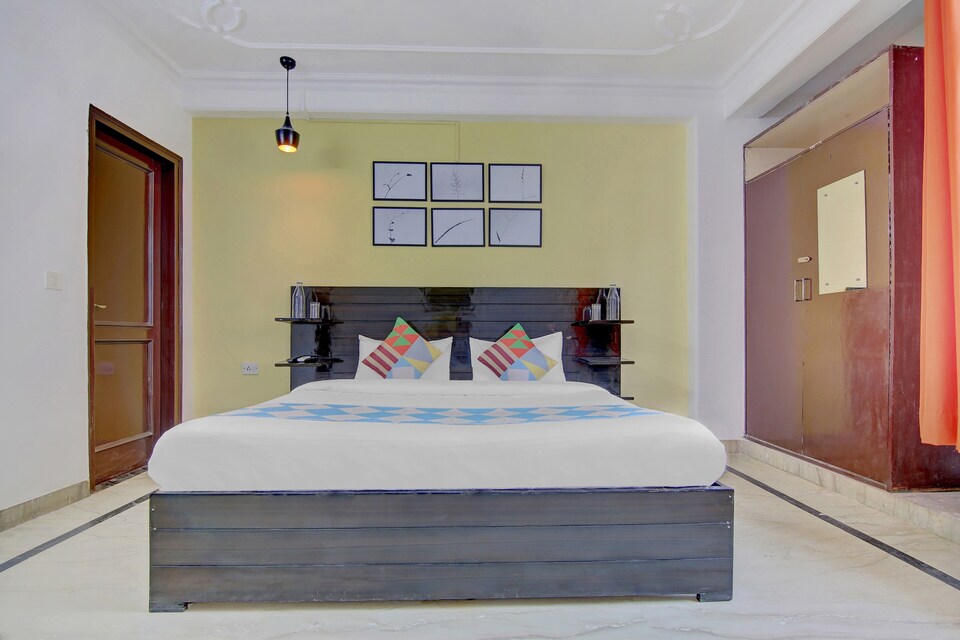 OYO 42791 Serene Stay Satbari, Saket Delhi, Delhi